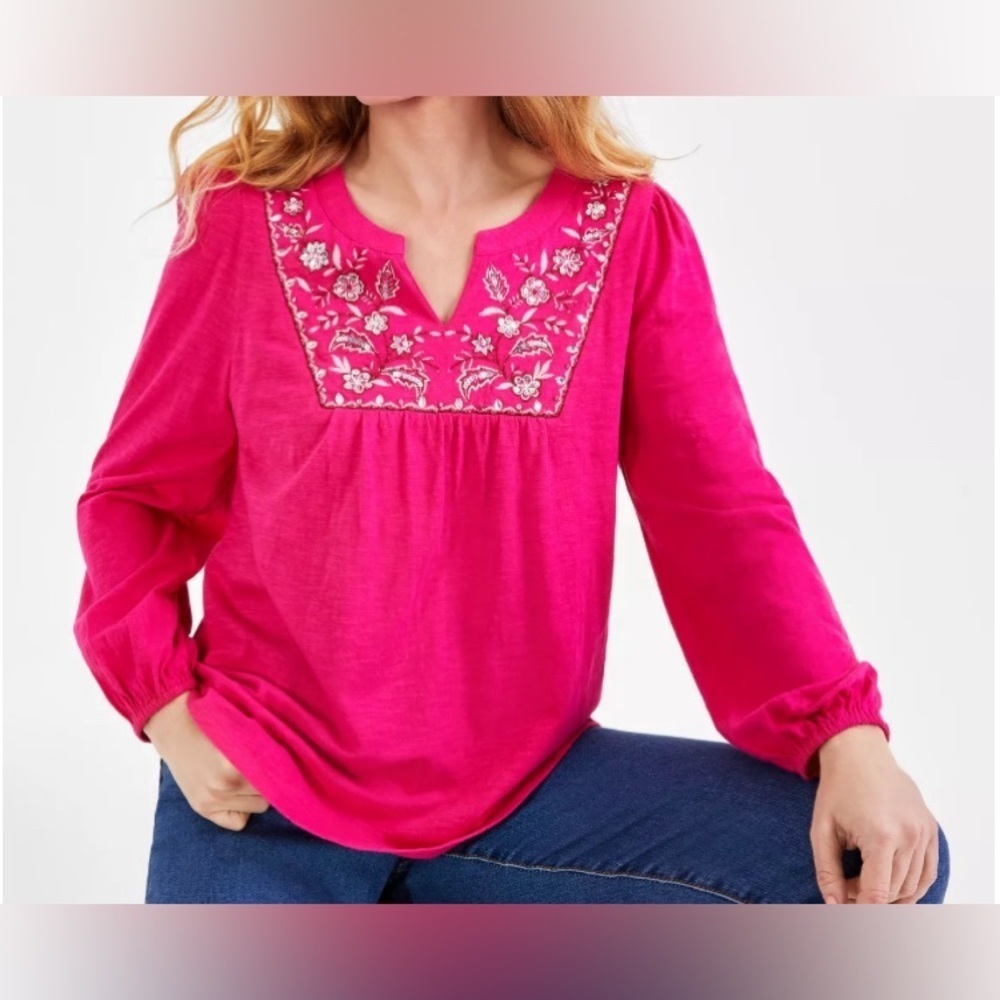 NEW - STYLE & CO
Embroidered Shimmer-Knit Cotton Top. COLOR: DANCE CANDY POP